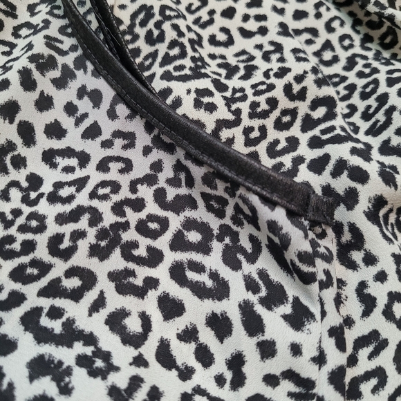 2/$25 🌿 | BCX | Animal Print Tunic - Picture 9 of 16